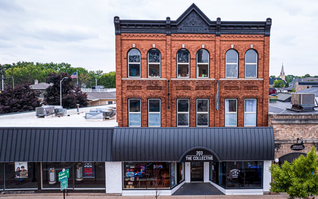 203 E Wisconsin Avenue, Oconomowoc, Wisconsin 53066