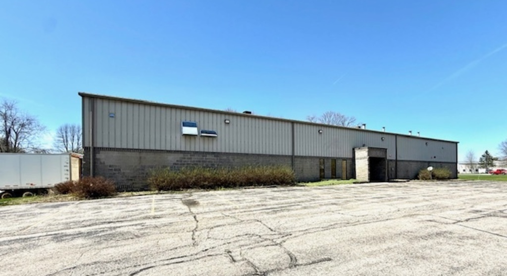 200 Chaffee Road, Oconomowoc, Wisconsin 53066